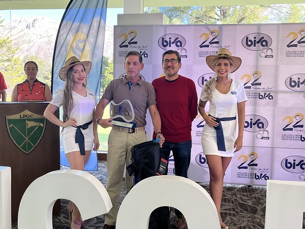 Alex Plaza, Esteban y David Park ganan el 22 torneo de Golf Clásico BISA en La Paz