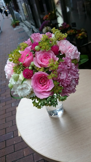 Bouquet rose  Lithianus  Globe amaranth  Green bell  Buprenium    バラ  リシアンサス  センニチコウ  グリーンベル  ブプレニウム