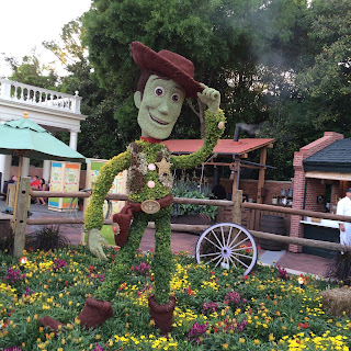 epcot woody topiary 