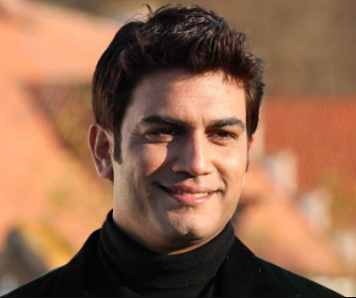 Sharad Kelkar Family Wife Son Daughter Father Mother Marriage Photos Biography Profile