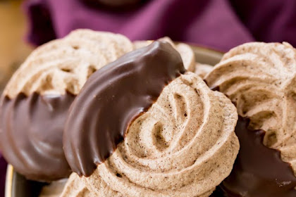 CHOCOLATE MERINGUE COOKIES