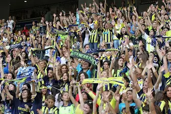 Fenerbahçe ban men from stadium, let women and children in for free