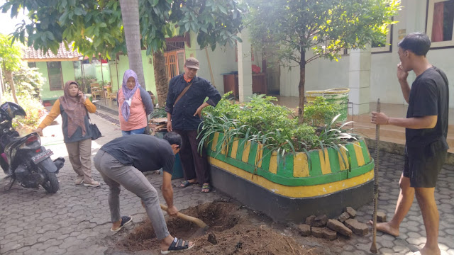 PENYEMBELIHAN HEWAN QURBAN SD NEGERI KEPATIHAN BANYUWANGI 2023