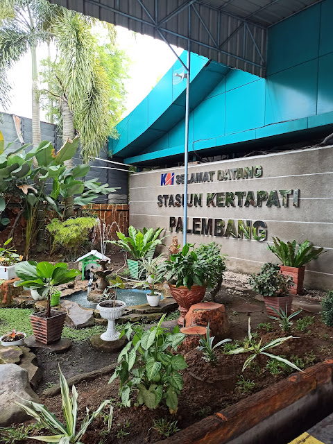 stasiun kertapati palembang