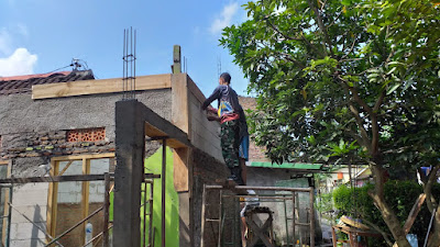 Babinsa Serengan berperan Aktif  dalam pelaksanaan Renovasi Rumah Tidak Layak Huni