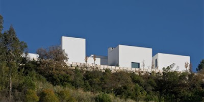 House in Pousos by Bak Gordon Arquitectos