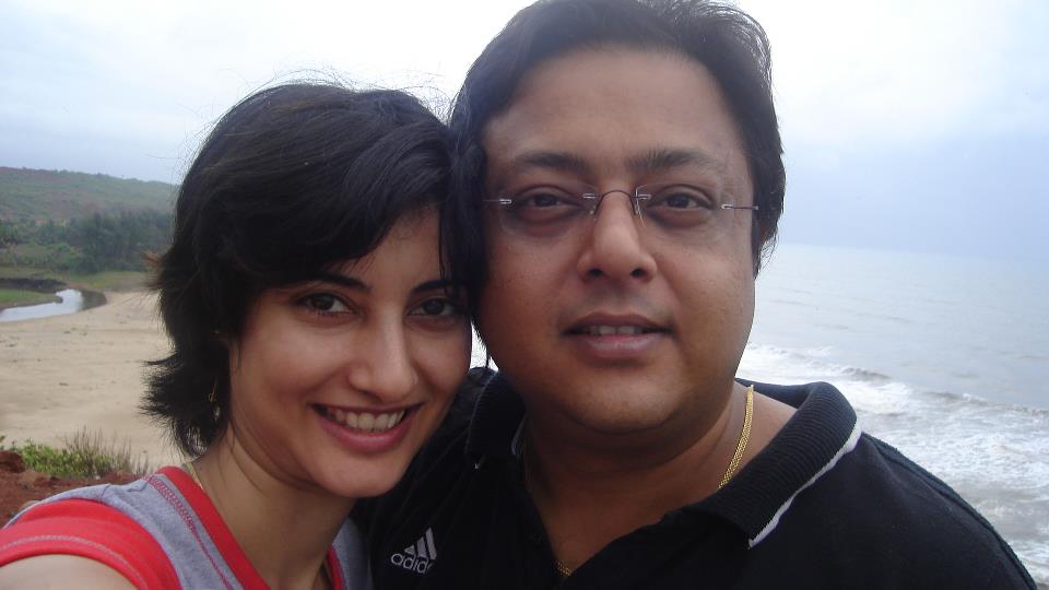 Television (TV) Actor Nitesh Pandey with his wife Arpita Pandey | Television (TV) Actor Nitesh Pandey wife Arpita Pandey Photos | Family Photos | Real-Life Photos | Family Photos | Real-Life Photos