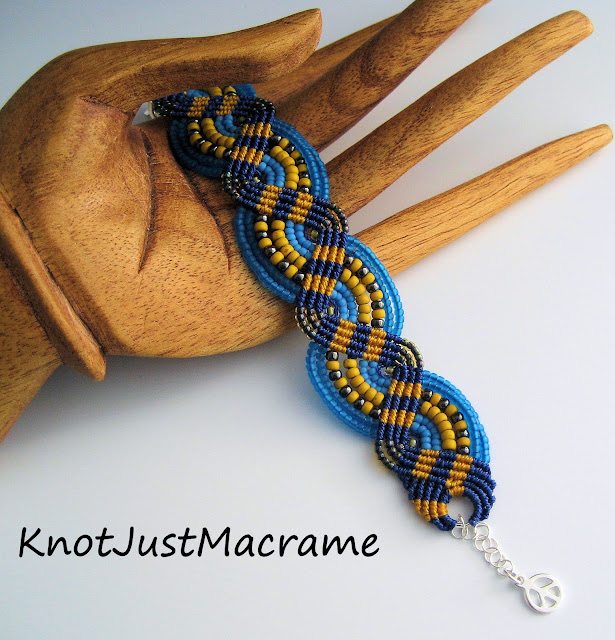 Finished micromacrame bracelet in blue, mustard and gray grey