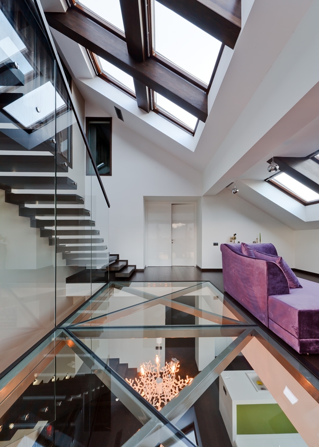 Picture of the modern glass floor