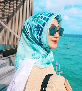 Fashion Dan Hijab Ala Dian Pelangi