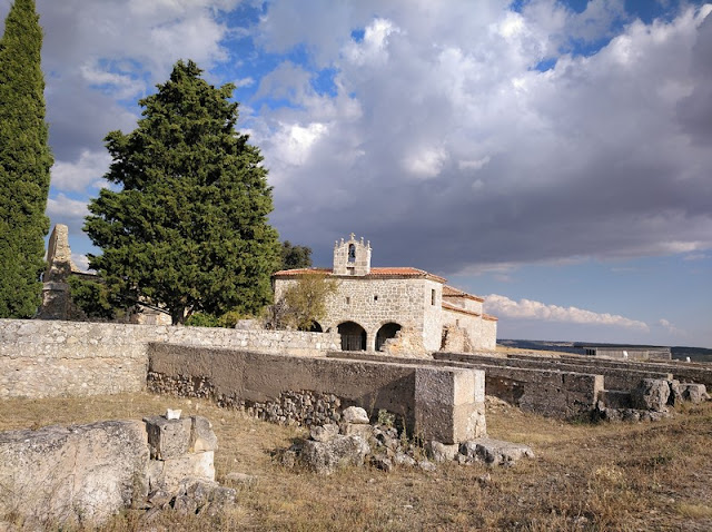 Ermita sobre la Casa Flavio de Clunia