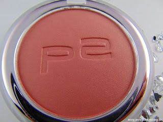 p2 Glow Touch Compact Blush - www.annitschkasblog.de