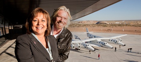 Sir Richard Branson y la gobernadora de Nuevo México Susana Martínez