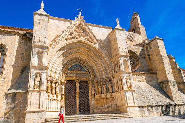 Puerta de los Apóstoles de la Iglesia Arciprestal de Santa María la Mayor de Morella