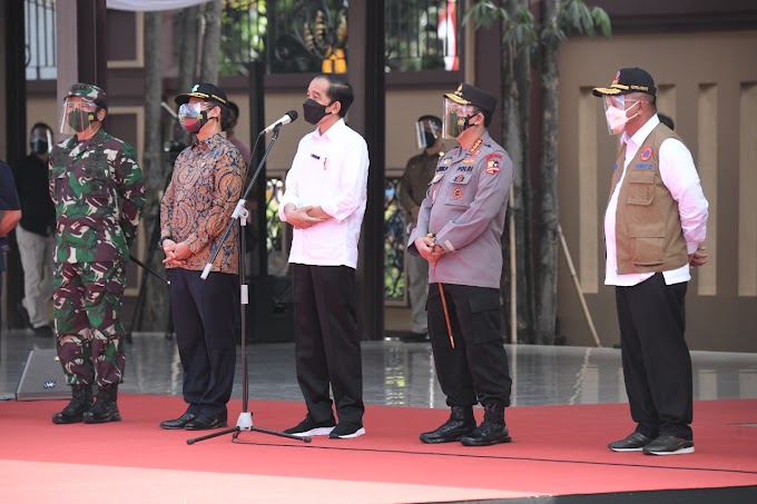 Presiden Jokowi Tinjau Vaksinasi Massal Jelang HUT Bhayangkara ke-75 