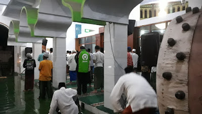 Sholat Tarawih di Masjid Salafiyah Kepanjen Penuh