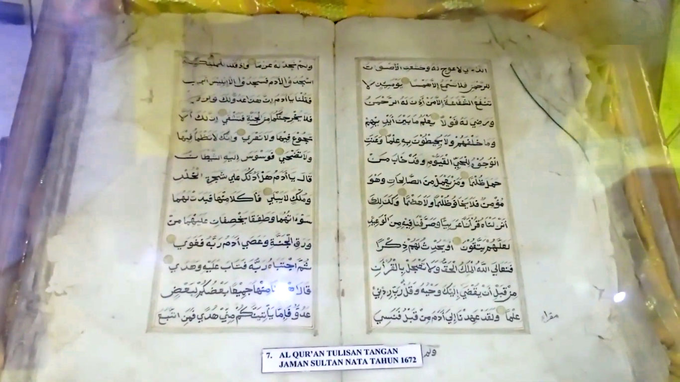 AlQuran Tulisan Tangan Zaman Sultan Nata Tahun 1672