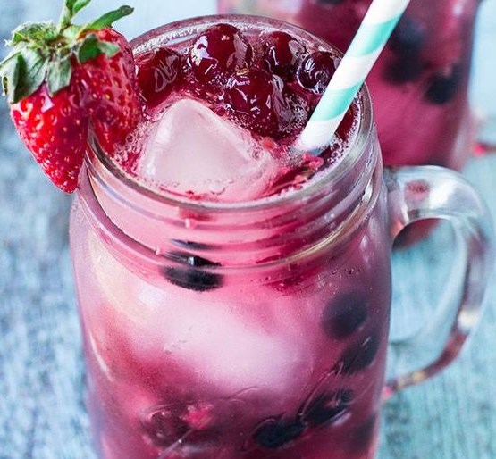 Very Berry Spritzer #Summer #Drink