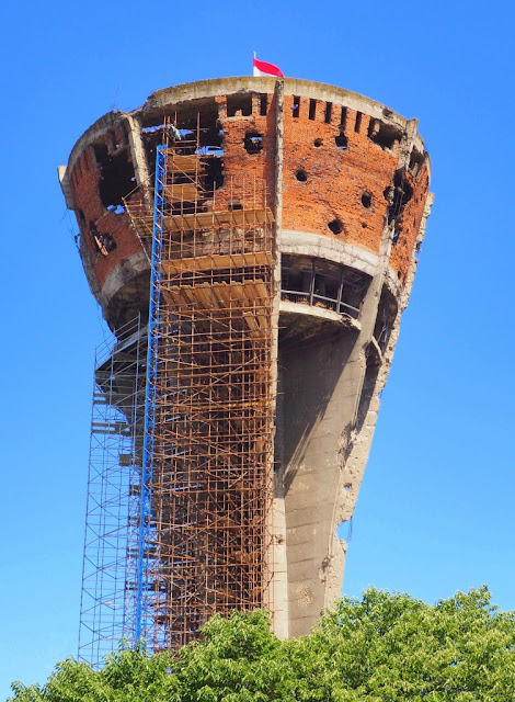 oost-slavonië, donau, kroatische onafhankelijkheidsoorlog, bloedbad Vukovar, Kroatië, ocvara memorial, vukovar memorial, castle eltz, vucovar masacre, watertower vukovar, Joegoslavische burgeroorlog, 