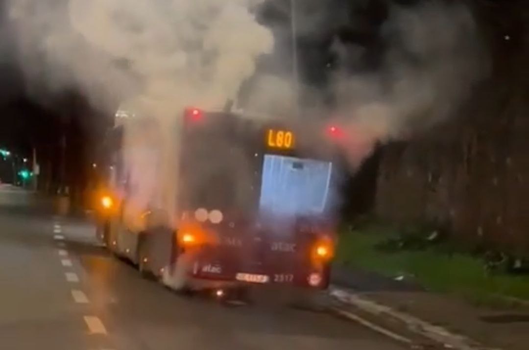 Flambus: principio di incendio per un Citymood a metano di Atac