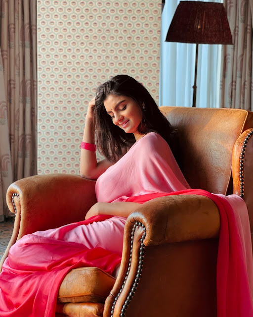 Anveshi Jain hot pink saree