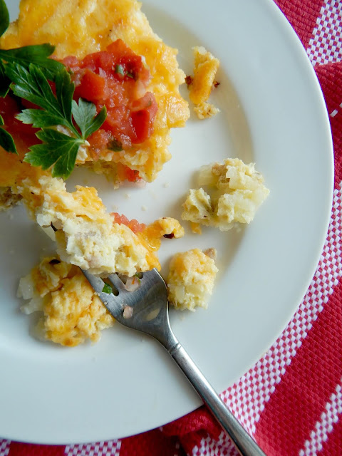 Instant Pot Hash Brown Egg Bake...an easy, quick and delicious, hearty breakfast!  Filled with sausage, hash browns, green chiles and of course eggs - make this for your back-to-school mornings and watch everyone devour. #ad #iowaegg (sweetandsavoryfood.com)