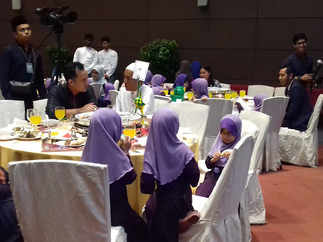 Majlis Berbuka Puasa anjuran SACC meraikan anak-anak yatim.