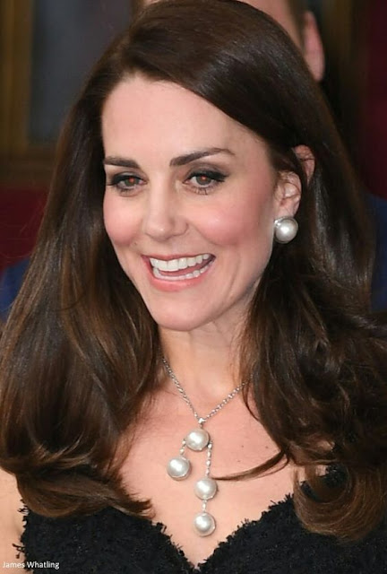 Kate Middleton wearing pearl accessories