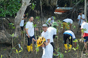 Hari Lingkungan Hidup Sedunia PLN Batam Tanam Bibit Mangrove dan Pungut Sampah di Desa Wisata Kampung Terih