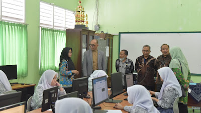 Komisi V DPRD Jabar Tinjau Pelaksanaan  ANBK di SMKN 1 Garut