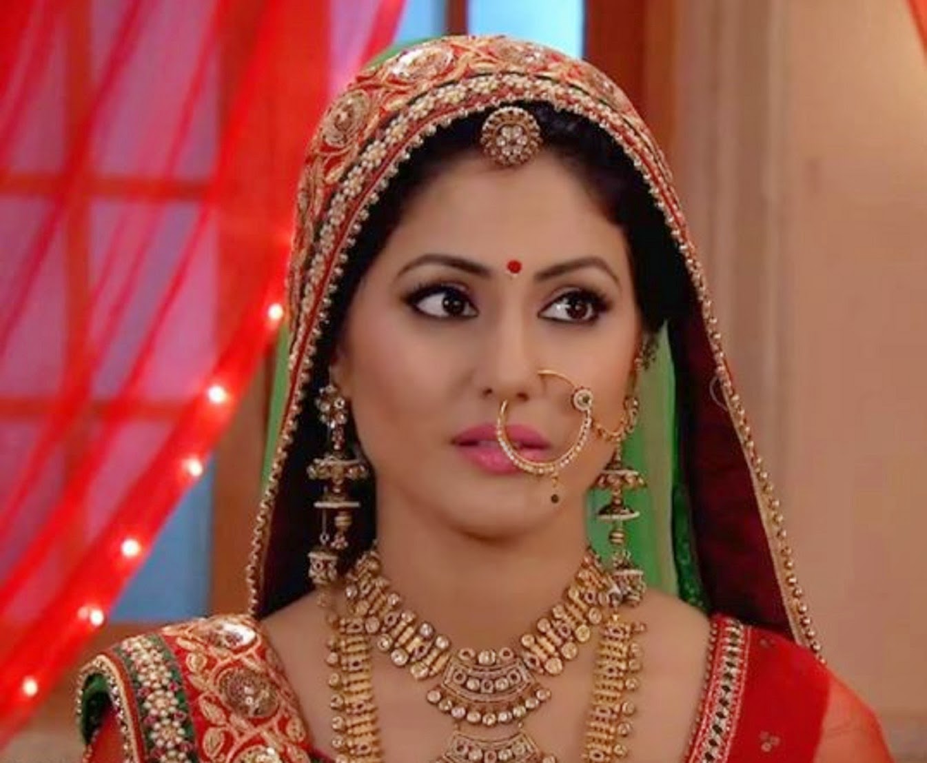 Hina Khan As Akshara In Yeh Rishta Kya Kehlata Hai HD Wallpaper Free