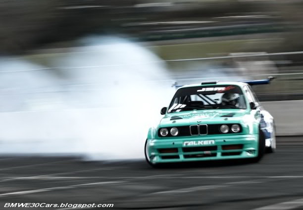 some BMW E30 drift pics