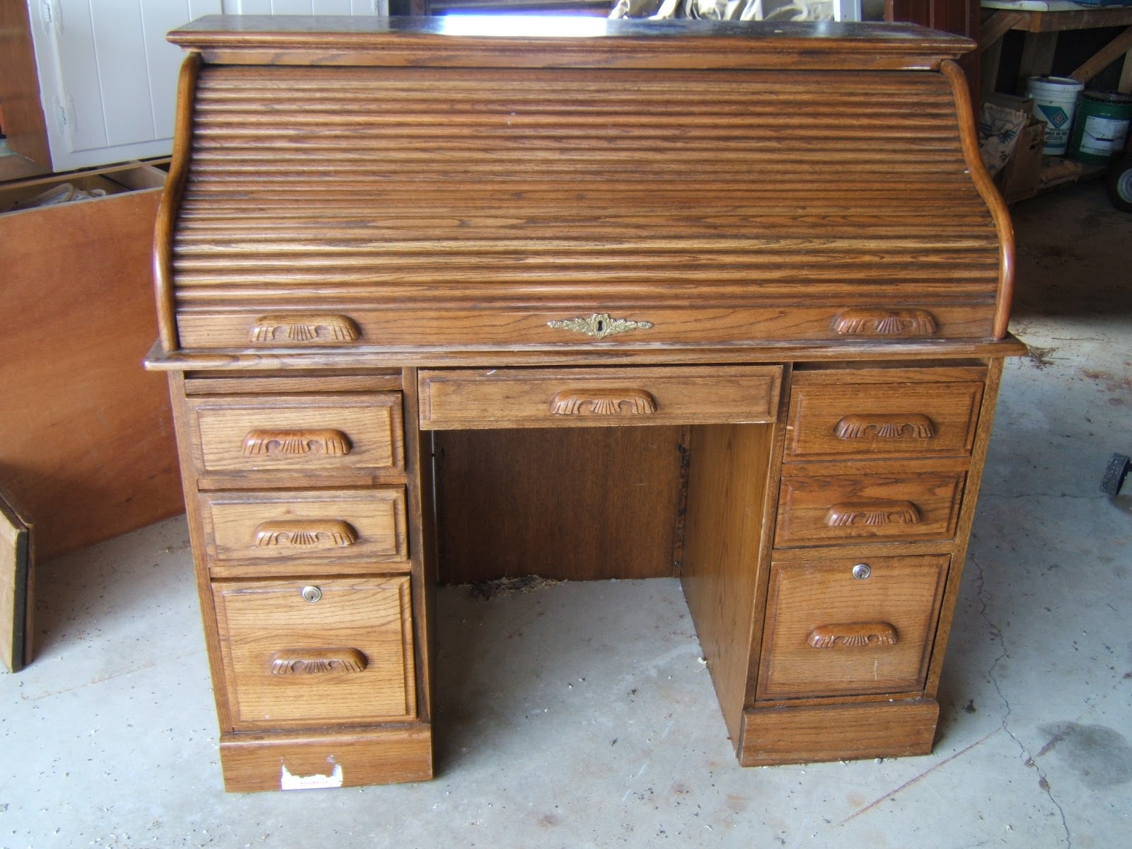 How to Determine the Age of an Antique Roll-Top Desk