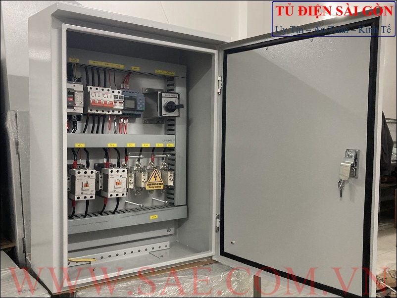 Tu-dien-chieu-sang-24h-PLC-Siemens