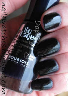 bourjois blue mysterieux dark blue creme looks black on the nail nail polish nailswatches