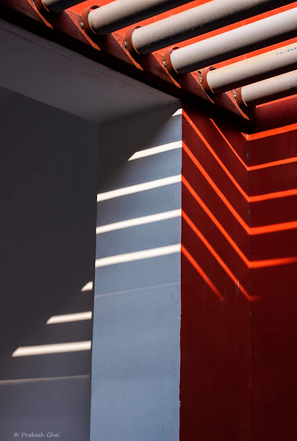 A Colorful Minimal Art Photograph of Zig Zag Lines at Jawahar Kala Kendra, created with by Light and Shadow.