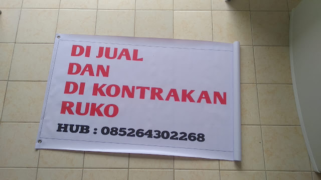 Spanduk "Dijual"