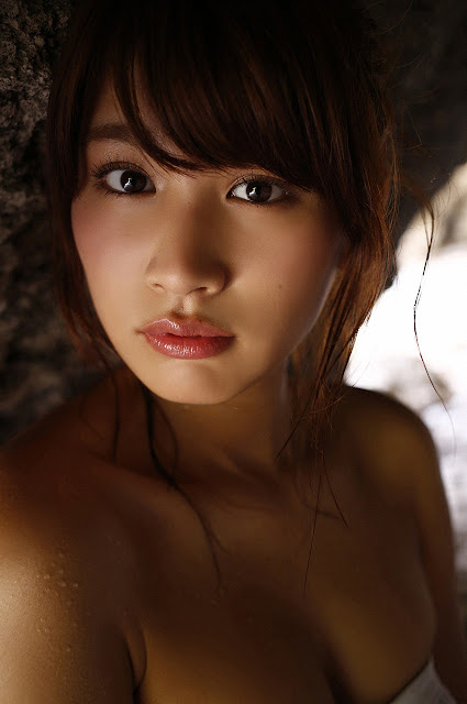 久松郁実 Hisamatsu Ikumi Sexy On Beach Images 02