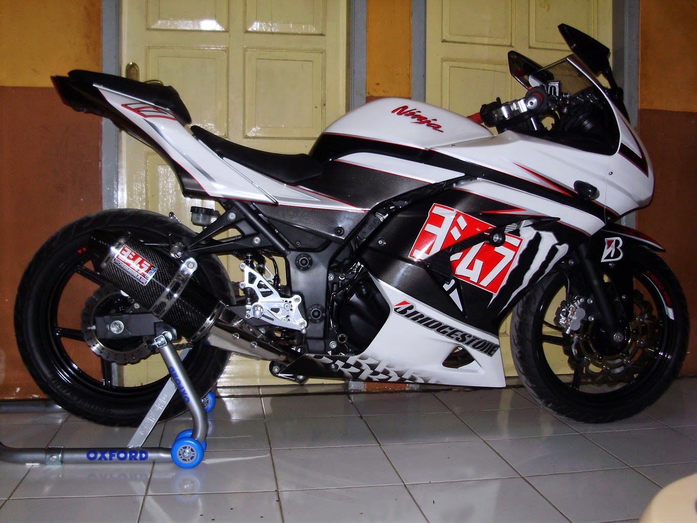Koleksi Foto Modifikasi Motor Kawasaki Ninja 4 Tak Terlengkap