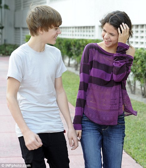 justin bieber kissing a boy on the lips. So happy together: Justin and