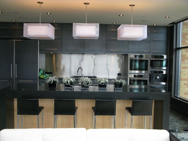 Black Interior for Modern Kitchen Design Ideas