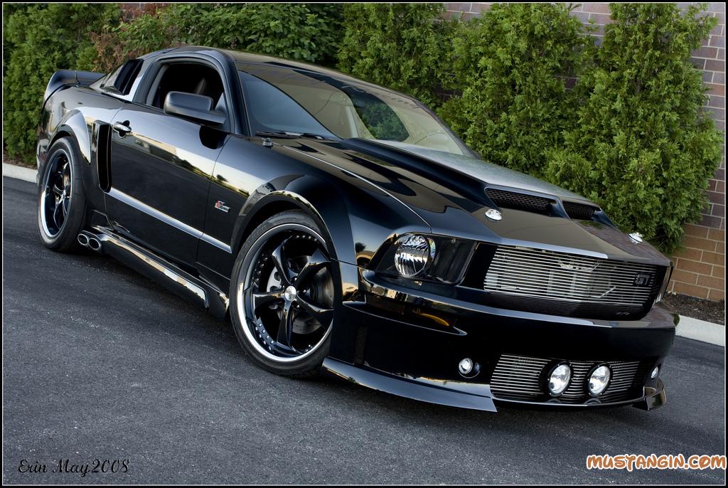 Modification Black Mustang