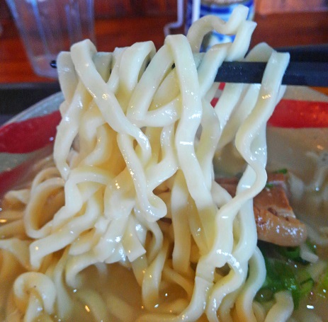 沖縄そばの麺の写真