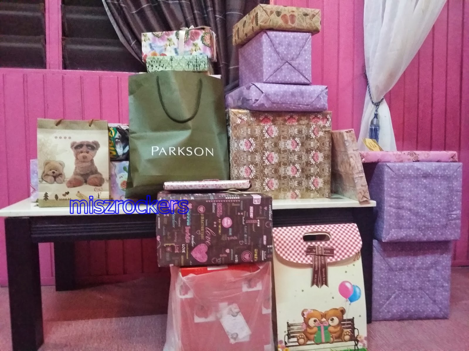 Hadiah Perkahwinan Yang Ku Terima Ceritera Si Gadis Biru