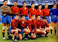 Selección de ESPAÑA - Temporada 1953-54 - Argila, Paco Lesmes I, Campanal II, Segarra, Bosch, Puchades, Carmelo; Miguel, Alsúa II, Venancio, Pasieguito y Gaínza - ESPAÑA 4 (Venancio, Gaínza, Miguel y Alsúa II), TURQUÍA 1 (Recep) - 06/01/1954- Mundial de 1954, fase de clasificación, partido de ida - Madrid, estadio Chamartín - Alineación: Argila; Lesmes I, Campanal II, Segarra; Bosch, Puchades; Miguel, Alsúa II, Venancio, Pasieguito y Gaínza