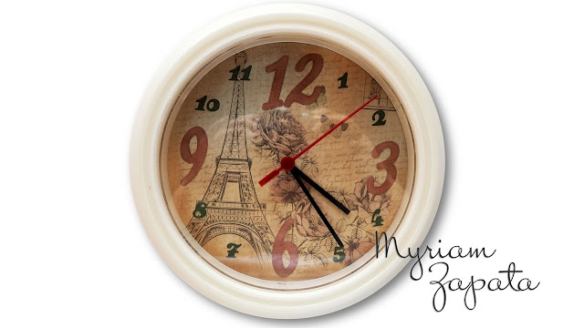 Reloj de pared personalizado por Myriam Zapata
