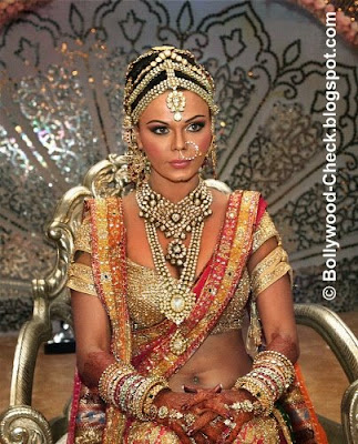 For more Rakhi without makeup pics visit my other blog: Rakhi Sawant without 