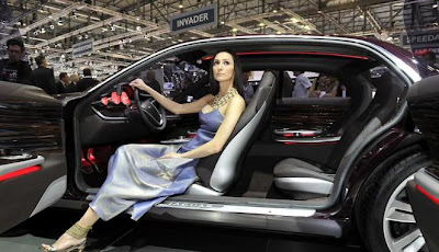 Gambar Mobil Gadis Cantik Geneva Motor Show 2011 (2)