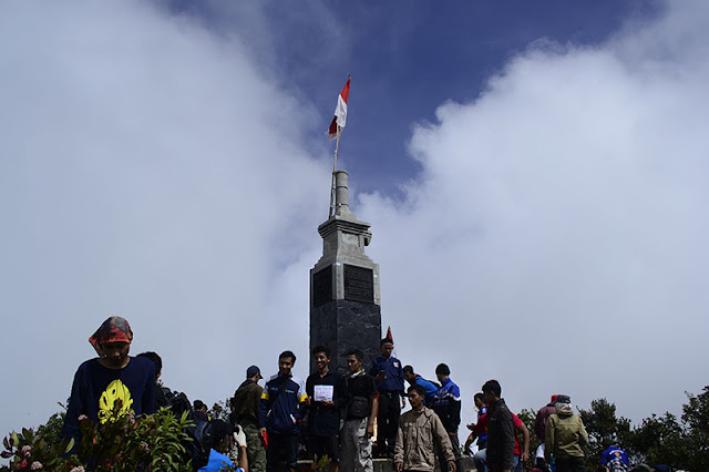 gunung lawu hargo dumilah