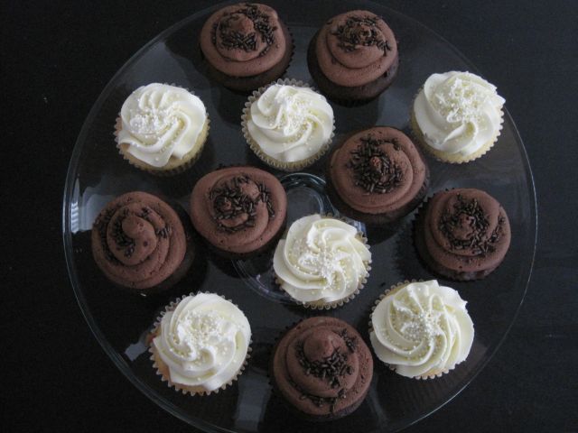 Black And White Cupcakes. Black amp; White Cupcakes